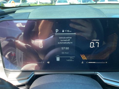 Certified 2025 Kia Sorento LX image 6