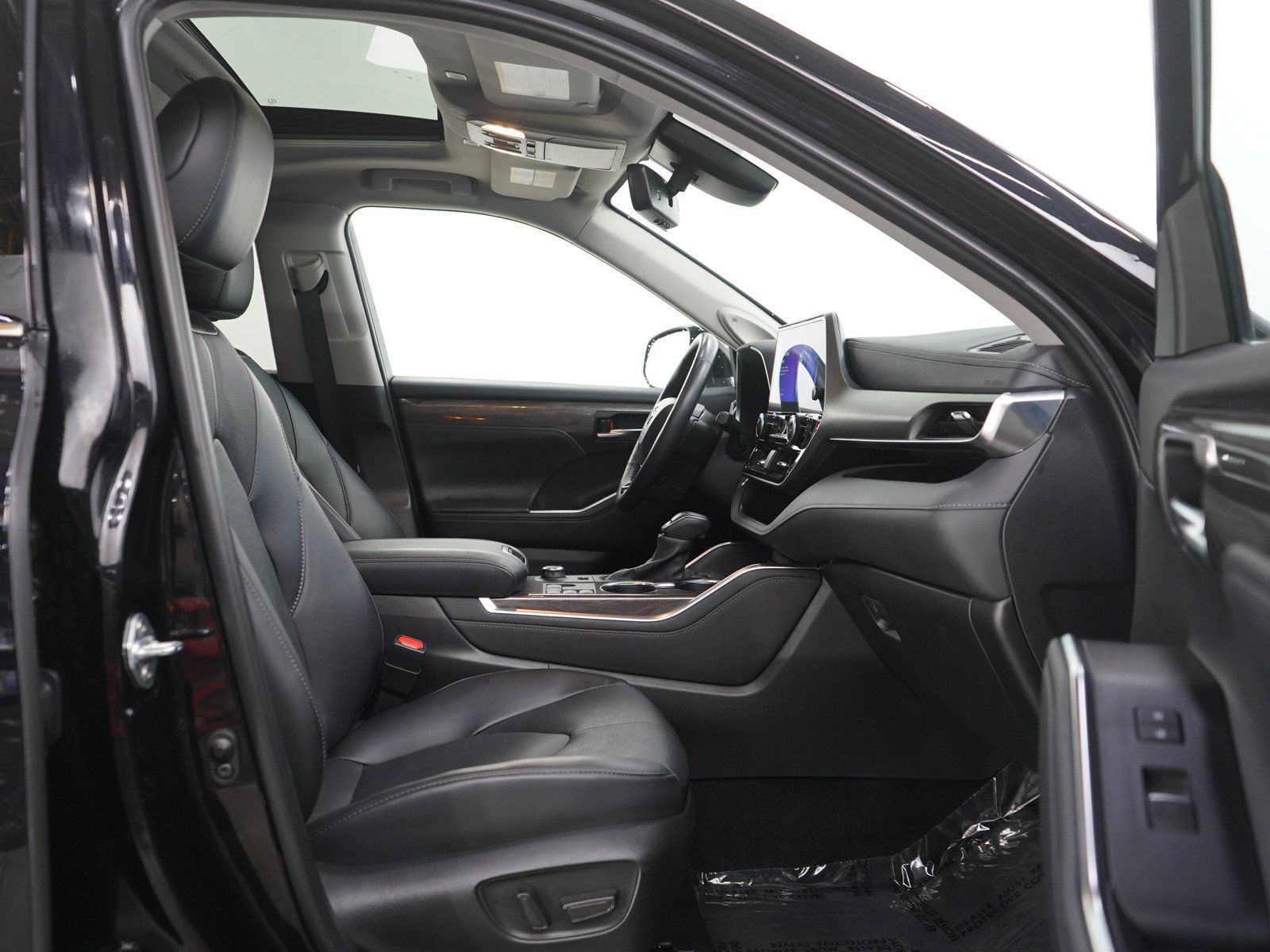 Used 2024 Toyota Highlander Limited AWD/4WD image 13