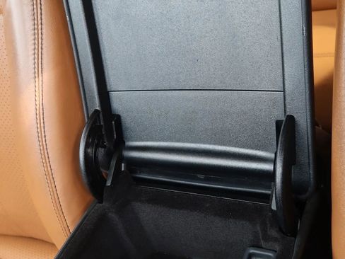 Used 2016 Jaguar XJ R-Sport image 26