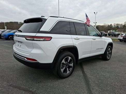 Used 2022 Jeep Grand Cherokee Limited 4xe w/ Luxury Tech Group II AWD/4WD image 8