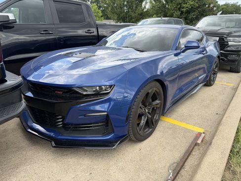 Used 2019 Chevrolet Camaro SS RWD image 1