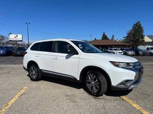 Used 2018 Mitsubishi Outlander SEL image 11