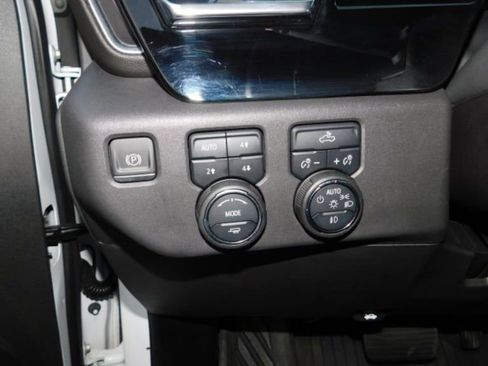 Used 2024 Chevrolet Silverado 1500 LT Trail Boss w/ Protection Package AWD/4WD image 25