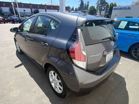 Used 2016 Toyota Prius C Three FWD image 5