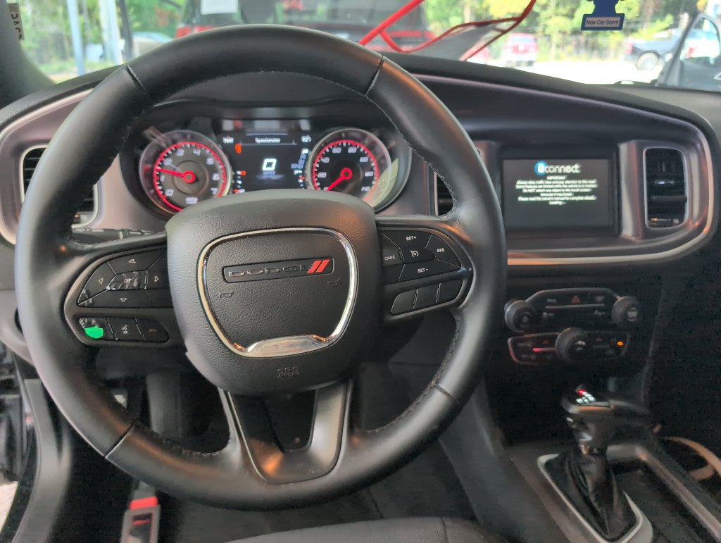 Used 2020 Dodge Charger SXT RWD image 12