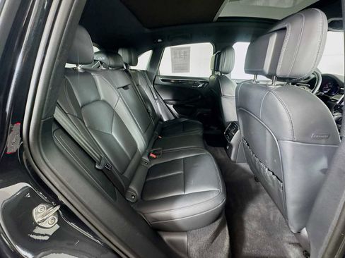 Used 2025 Porsche Macan image 26