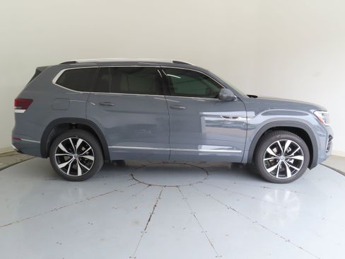 New 2026 Volkswagen Atlas SEL Premium R-Line AWD/4WD image 2