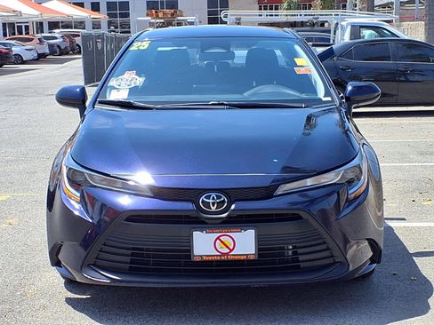 Used 2025 Toyota Corolla LE FWD image 2