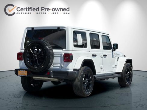 Used 2025 Jeep Wrangler Unlimited Sahara AWD/4WD image 4