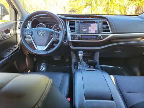 Used 2018 Toyota Highlander Limited image 13