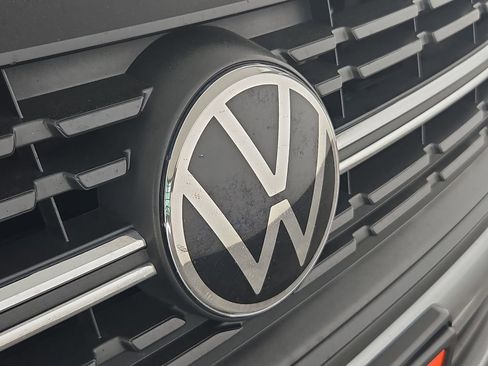 Used 2023 Volkswagen Jetta Sport FWD image 33