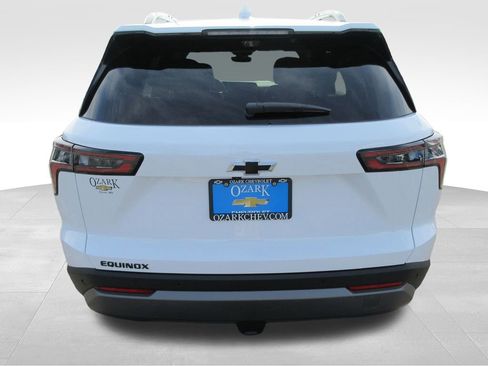New 2026 Chevrolet Equinox LT w/ Convenience Package II image 4