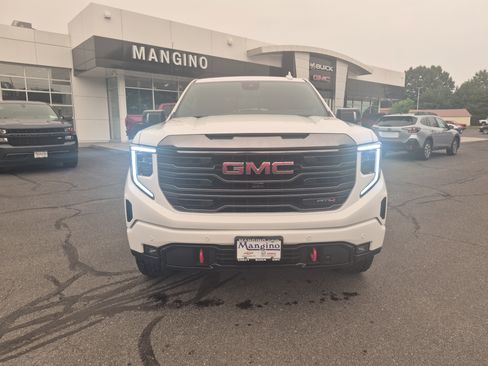 Certified 2023 GMC Sierra 1500 AT4 w/ Technology Package AWD/4WD image 8