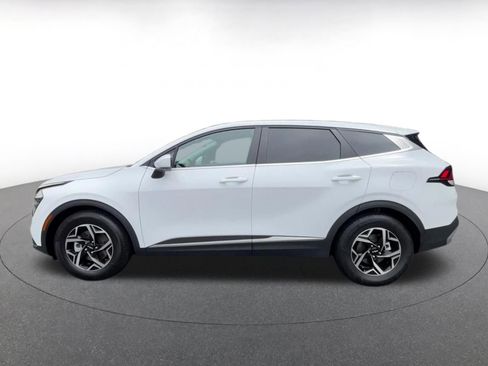 Used 2025 Kia Sportage LX FWD image 9