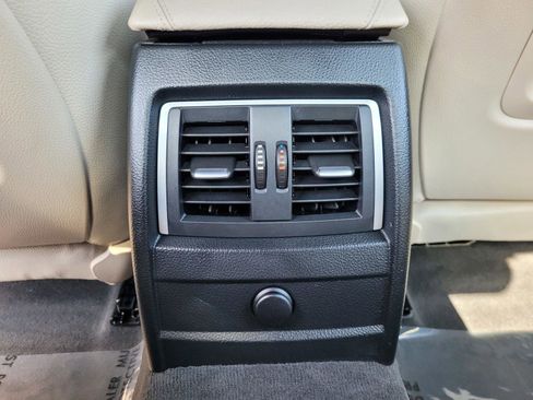 Used 2017 BMW 330i Sedan RWD image 18