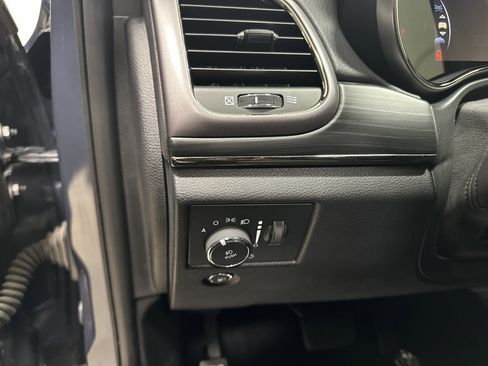 Used 2020 Jeep Grand Cherokee Limited X image 37