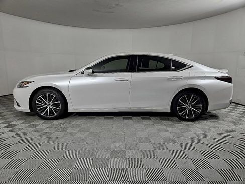 Used 2025 Lexus ES 300h w/ Premium Package image 8