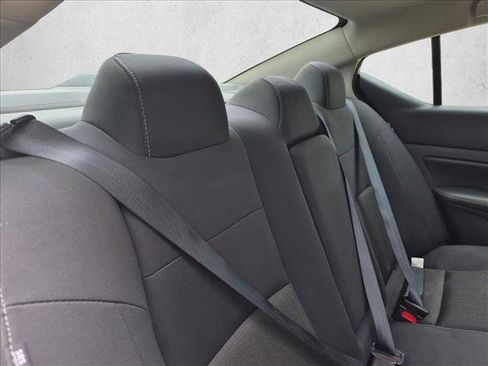 Used 2025 Nissan Altima 2.5 SV FWD image 18