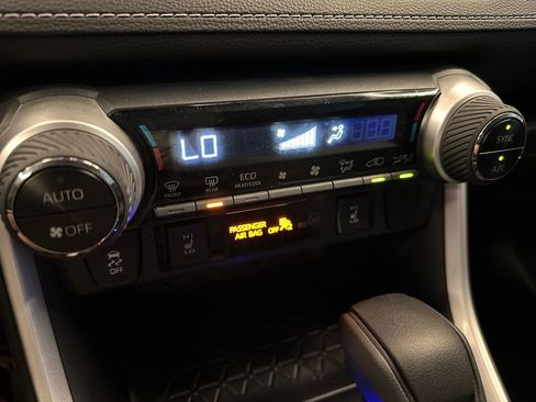 Used 2021 Toyota RAV4 XLE w/ XLE Grade Weather Package AWD/4WD image 14