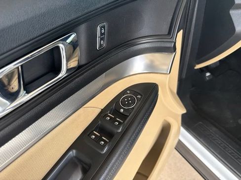 Used 2017 Ford Explorer FWD image 14