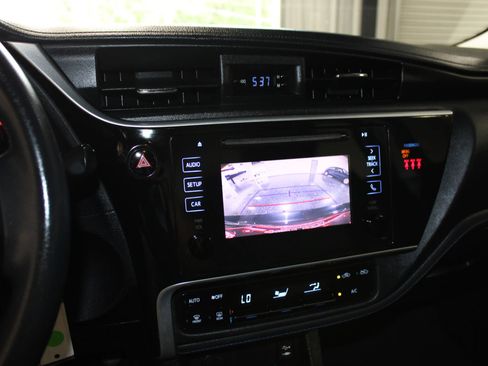 Used 2019 Toyota Corolla SE FWD image 15