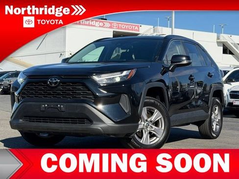 Used 2025 Toyota RAV4 XLE AWD/4WD image 2