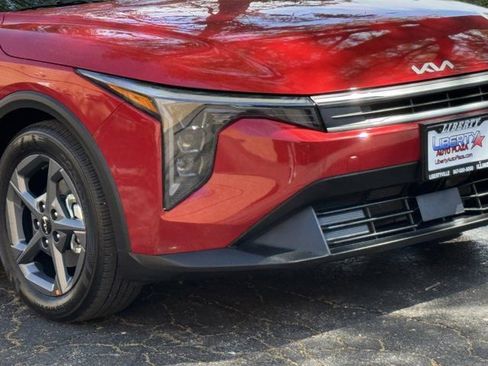 Used 2025 Kia K4 FWD image 3