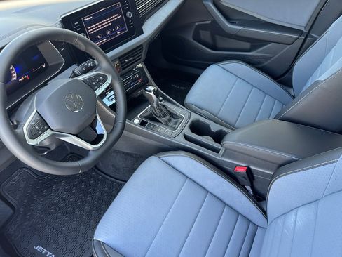 New 2025 Volkswagen Jetta SE image 7