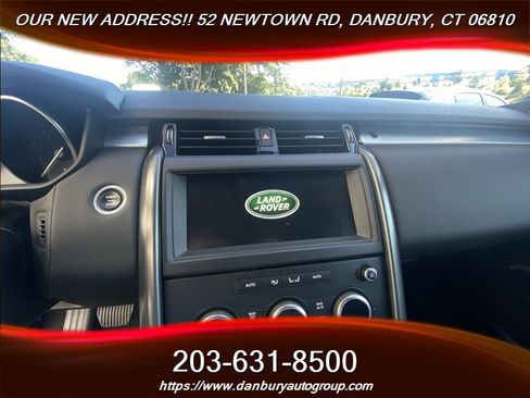 Used 2020 Land Rover Discovery Landmark AWD/4WD image 16