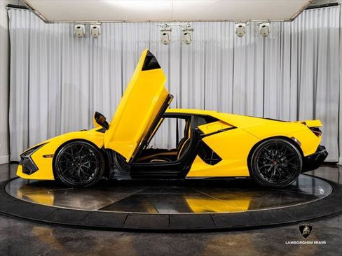 Used 2024 Lamborghini Revuelto AWD/4WD image 10