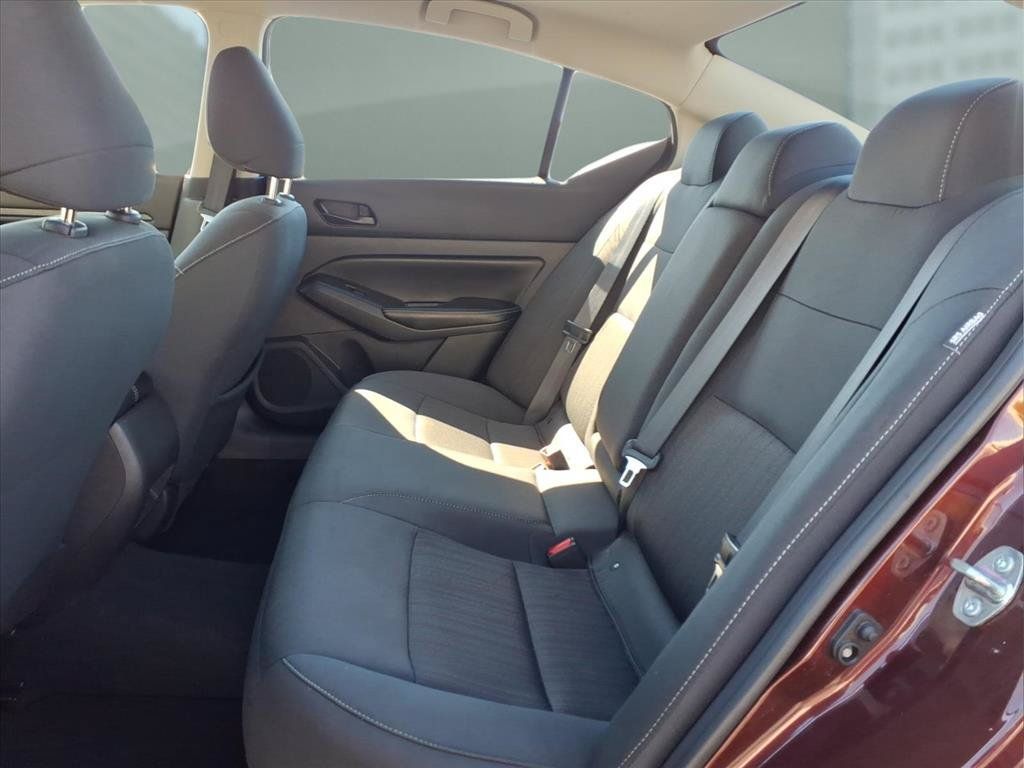 Used 2025 Nissan Altima 2.5 SV AWD/4WD image 18