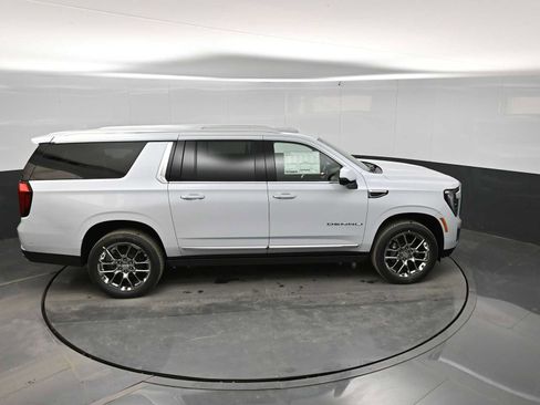 New 2026 GMC Yukon XL Denali w/ Denali Reserve Package AWD/4WD image 33