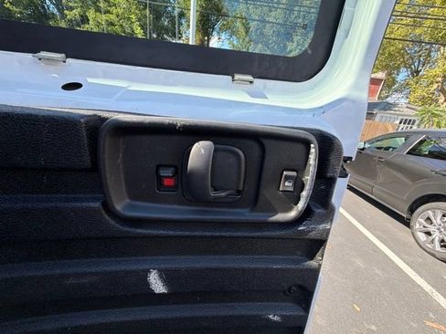 Used 2018 GMC Savana 2500 w/ Driver Convenience Package RWD image 11