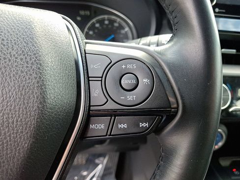 Used 2022 Toyota Venza XLE AWD/4WD image 21