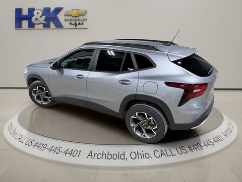 Used 2025 Chevrolet Trax LT w/ Driver Confidence Package FWD image 7