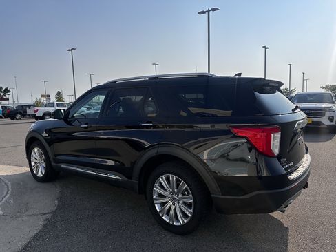 Used 2021 Ford Explorer Limited w/ Equipment Group 301A AWD/4WD image 3