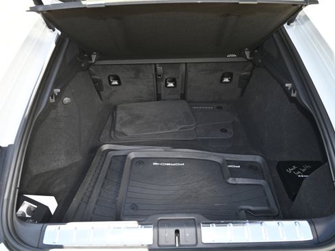 Used 2024 Porsche Panamera 4 image 39