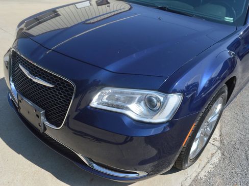 Used 2017 Chrysler 300 C AWD/4WD image 3