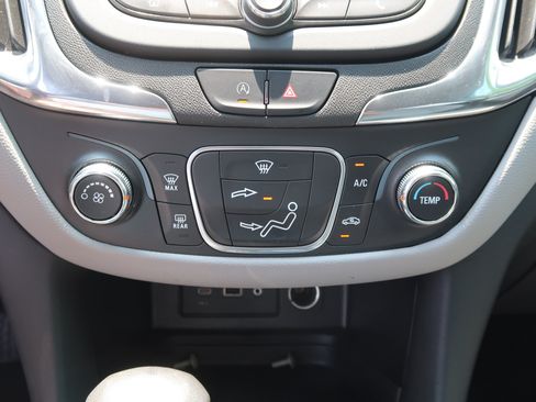 Used 2023 Chevrolet Equinox LS w/ LS Convenience Package FWD image 29