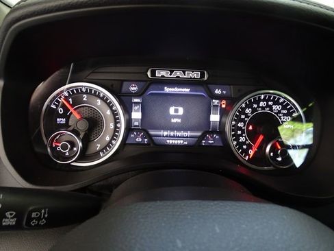 Used 2019 RAM 1500 Laramie AWD/4WD image 17