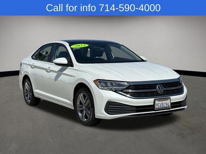 Used 2023 Volkswagen Jetta SE w/ Panoramic Sunroof Package