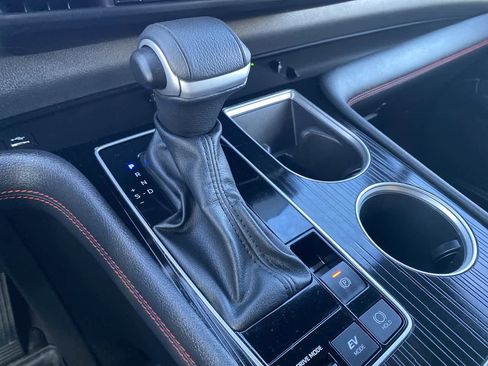 Used 2025 Toyota Sienna XSE w/ XSE Plus Package image 19