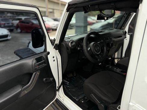 Used 2016 Jeep Wrangler Unlimited Sport w/ Connectivity Group image 20