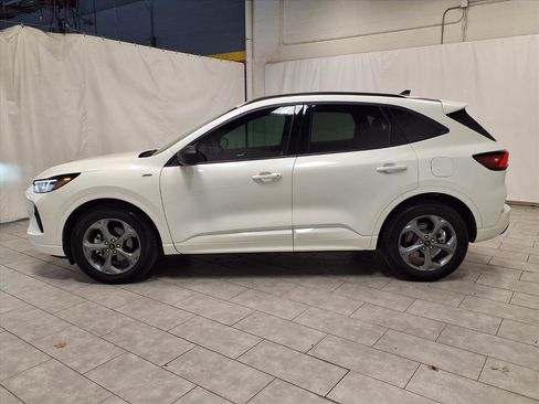 Used 2024 Ford Escape ST-Line w/ Equipment Group 301A image 6