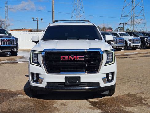 Used 2022 GMC Yukon XL SLE image 10