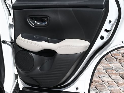 New 2025 Honda HR-V LX image 13