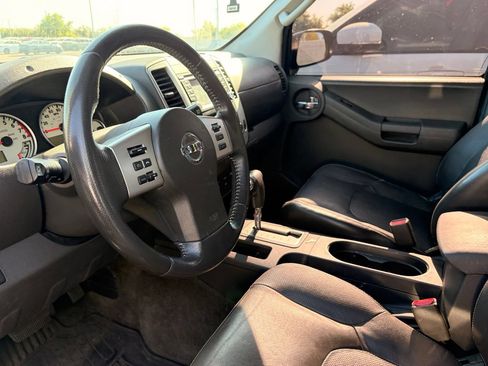 Used 2013 Nissan Xterra PRO-4X w/ Pro-4x Leather Pkg AWD/4WD image 8