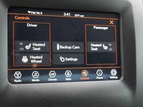 Used 2020 Jeep Cherokee Latitude Plus w/ Cold Weather Group AWD/4WD image 4