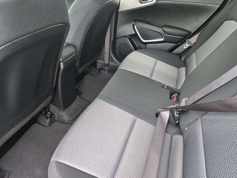 Certified 2025 Kia Soul LX w/ LX Technology Package FWD image 29