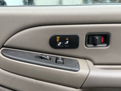 Used 2005 Chevrolet Avalanche 2500 w/ Preferred Equipment Group image 26